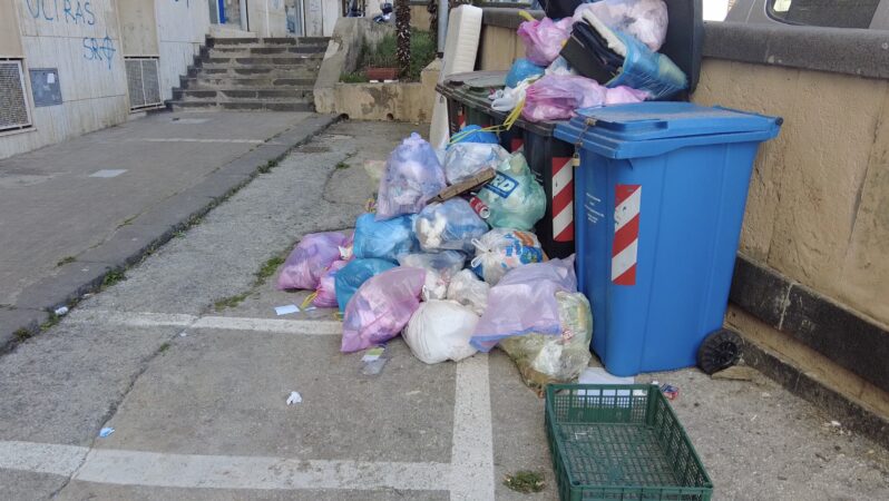 Siracusa, emergenza rifiuti e gestione dei carrellati: il Comune incontra gli amministratori di condominio